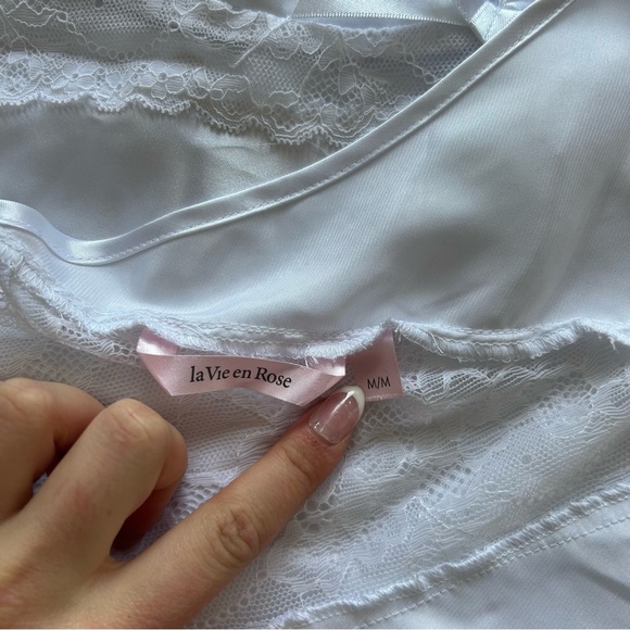 La Vie En Rose White Satin Chemise - Picture 3 of 3